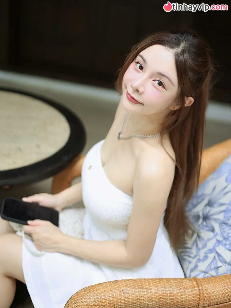Ngất ngây trước visual hack tuổi của Ava Wu trong bộ ảnh sinh nhật đón tuổi 40