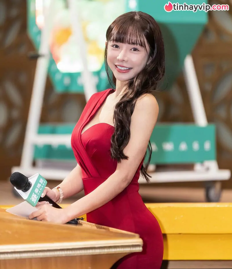 Ngất ngây trước visual hack tuổi của Ava Wu trong bộ ảnh sinh nhật đón tuổi 40