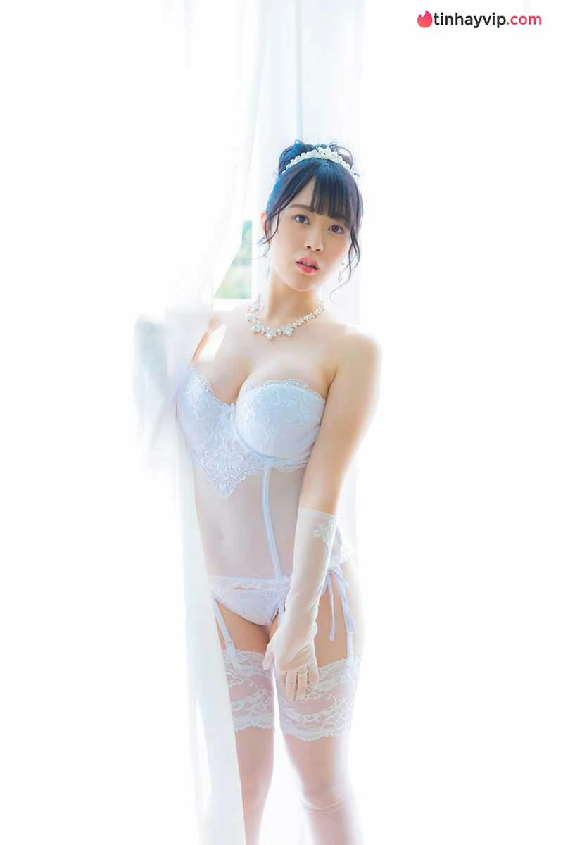 Yuki Yomichi khoe vóc dáng nổi bật trong bộ ảnh áo tắm