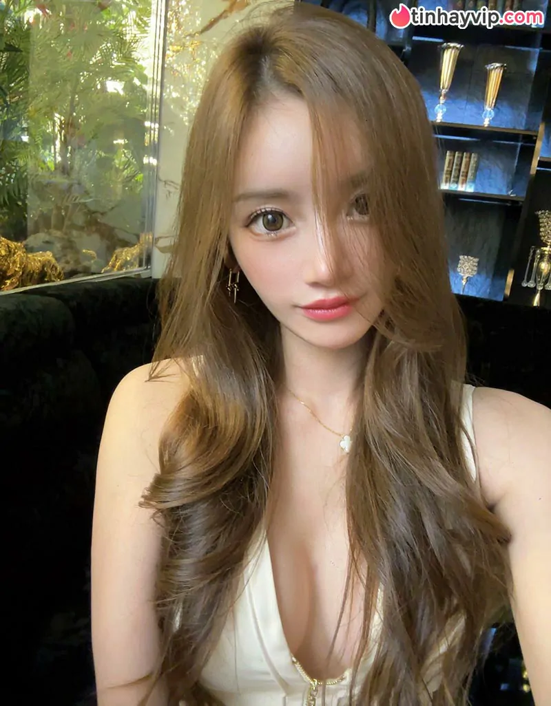 Bad girl Assun gây sốt với bộ ảnh thả dáng đầy gợi cảm tại thiên đường giải trí Manila