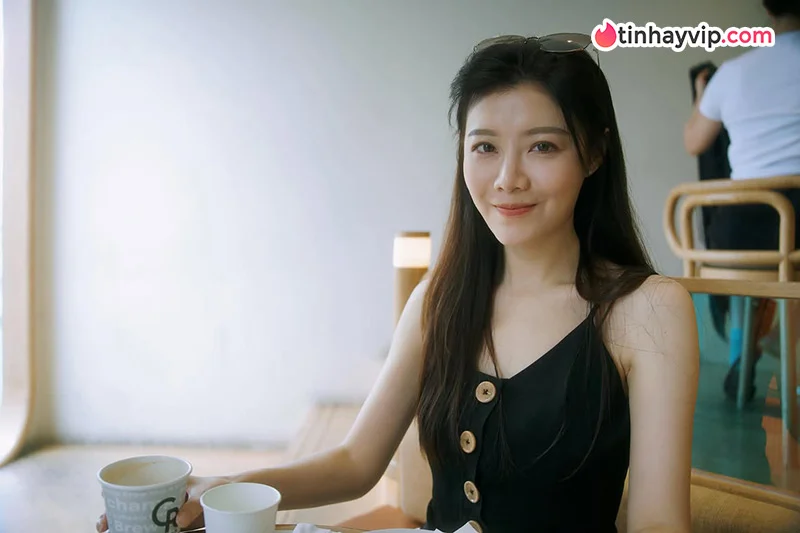 Diễn viên TVB Ngô Chỉ Mặc và câu chuyện bị gạ tình lúc 10 giờ đêm