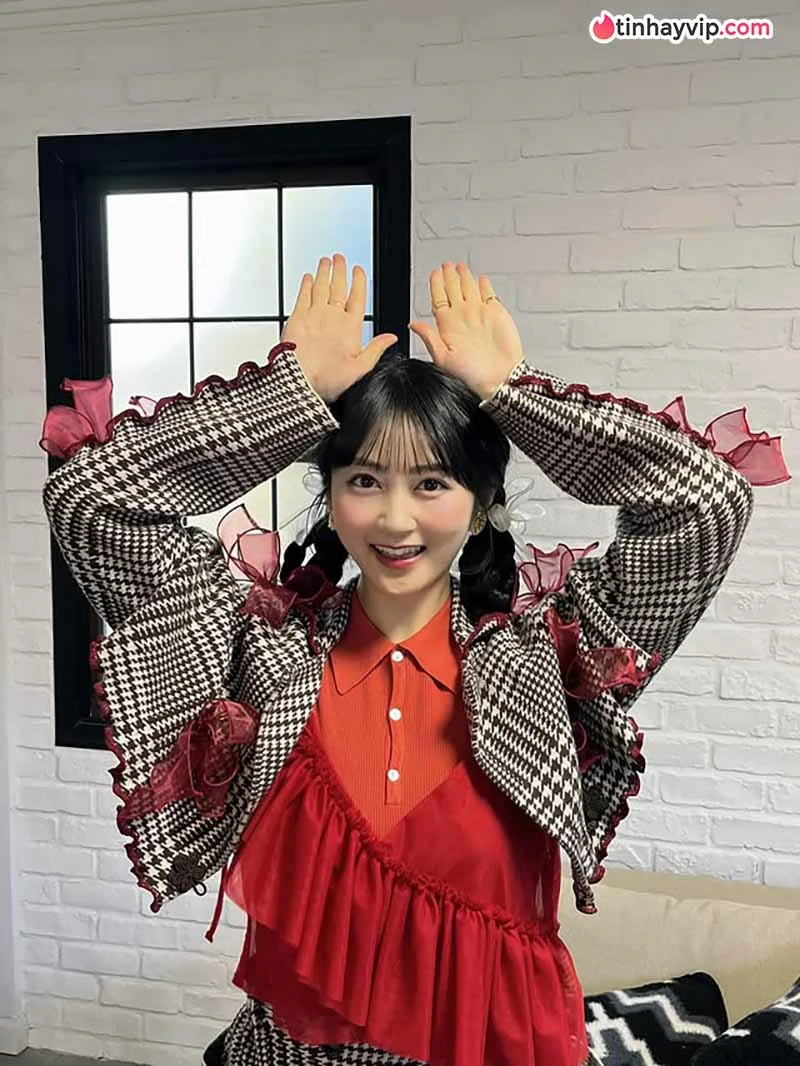 Hyodo Minami khoe ảnh áo tắm mới trên Weekly FLASH