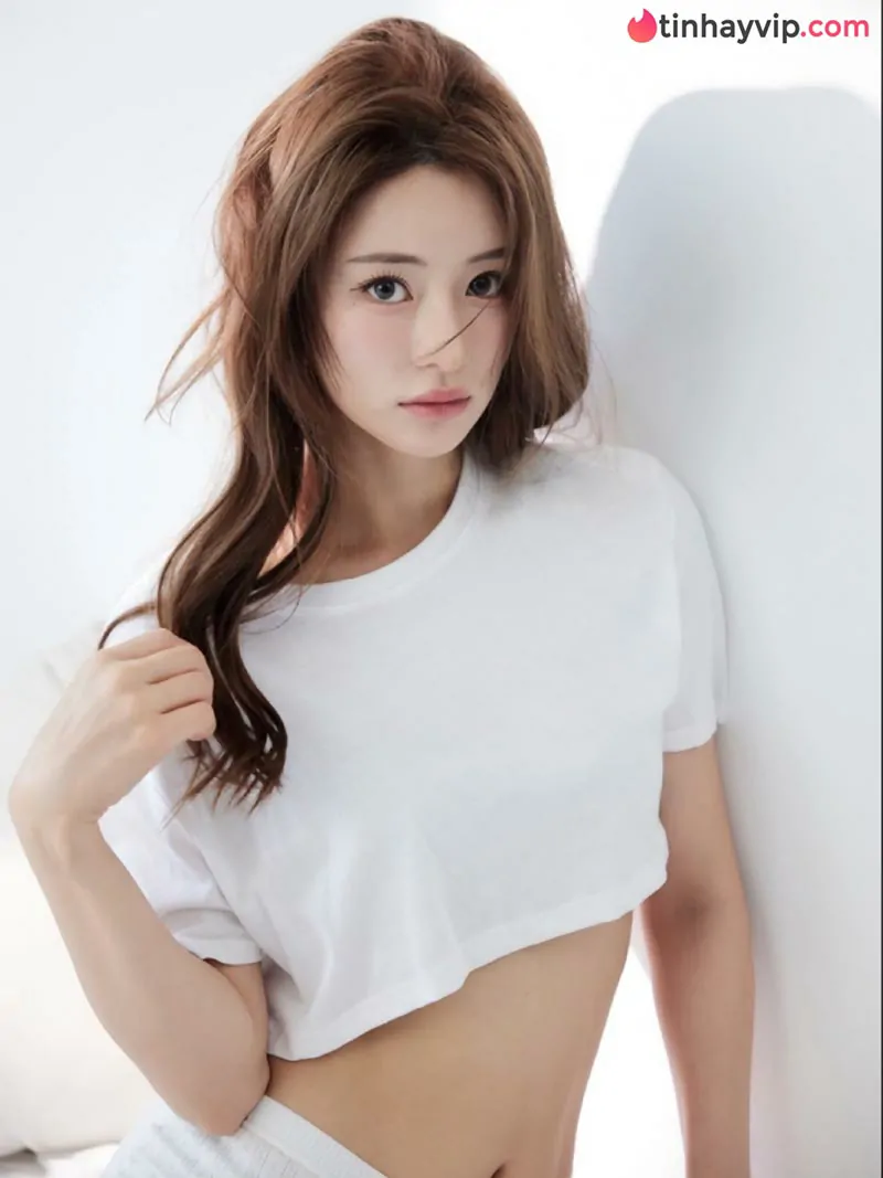 Nữ tiếp viên 100 triệu yên đốn tim phái mạnh với thần thái ngây thơ cùng body rực lửa
