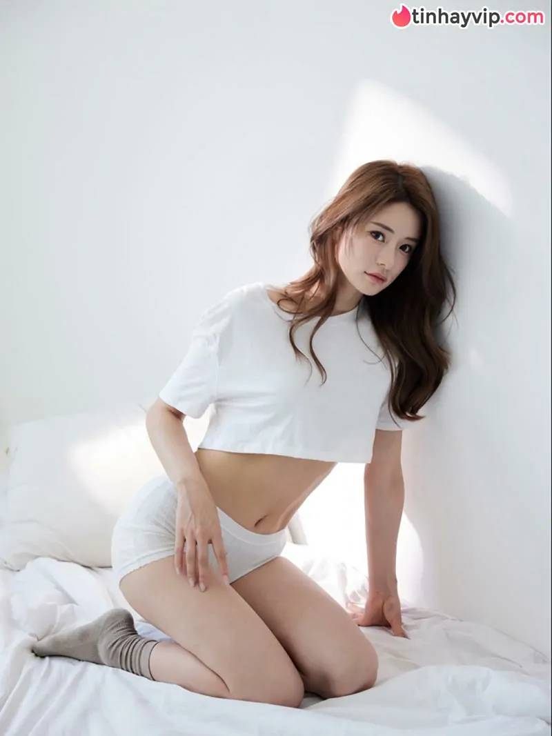 Nữ tiếp viên 100 triệu yên đốn tim phái mạnh với thần thái ngây thơ cùng body rực lửa