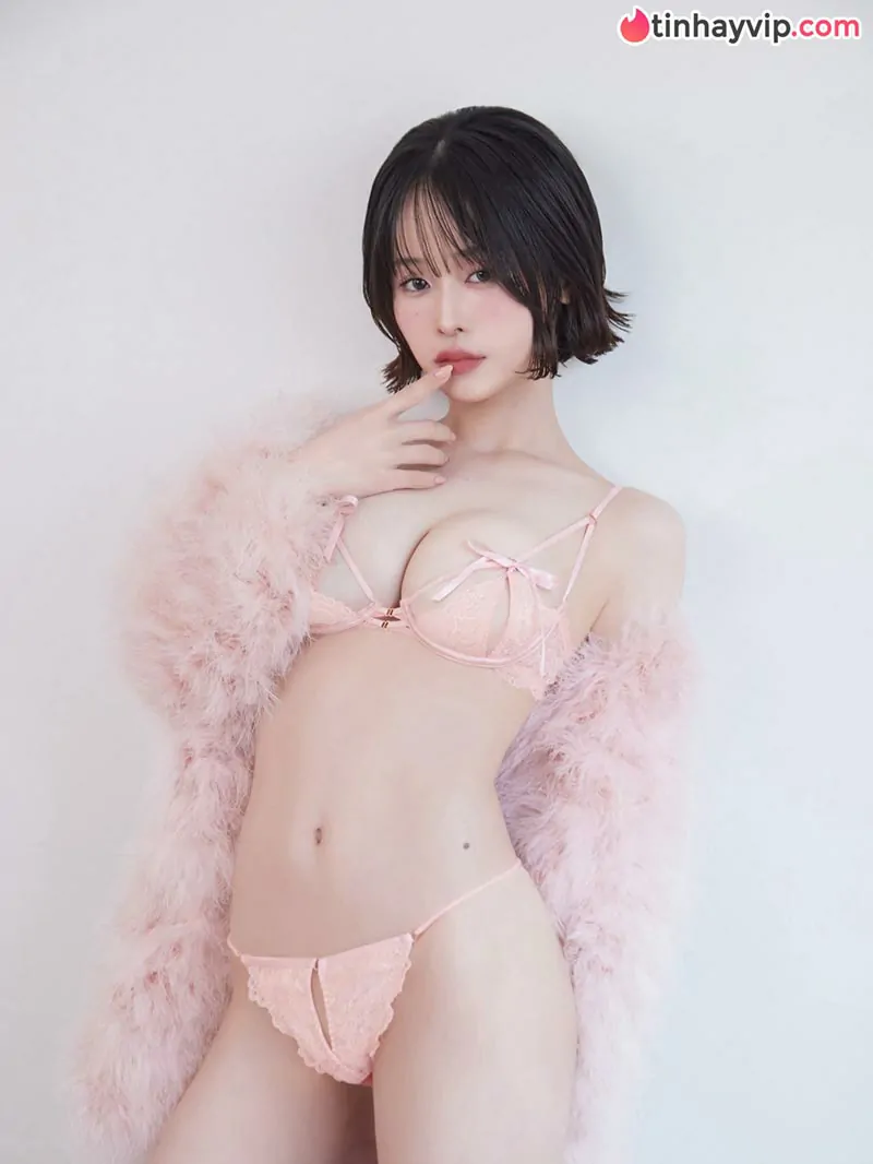 MINAMO hé lộ quá khứ bị cha bạo hành khiến cõi mạng bàng hoàng