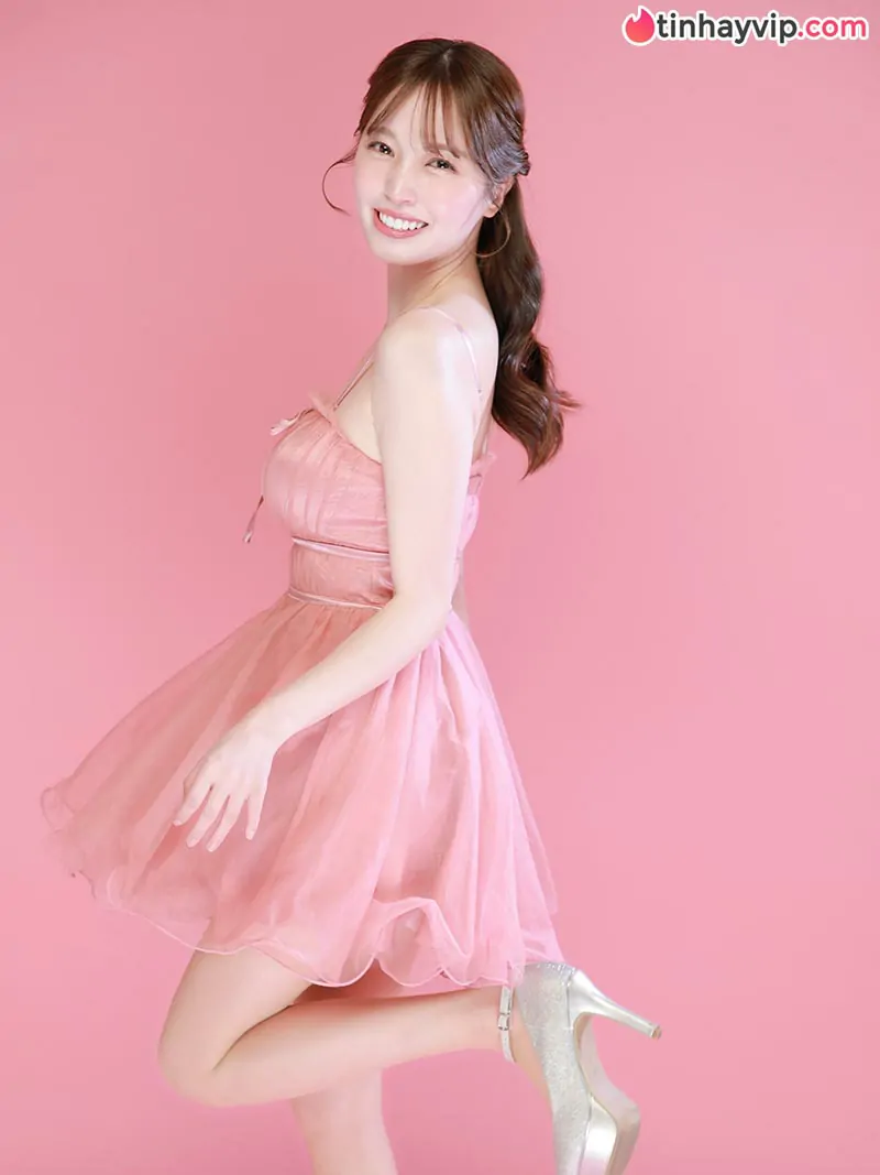 Nữ thần gravure Miyu Murashima dấn thân làm tiếp viên hộp đêm sau bê bối tình cảm chấn động