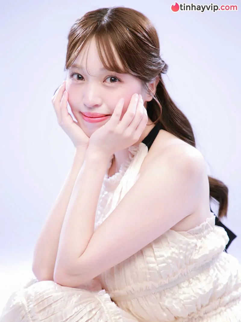 Nữ thần gravure Miyu Murashima dấn thân làm tiếp viên hộp đêm sau bê bối tình cảm chấn động