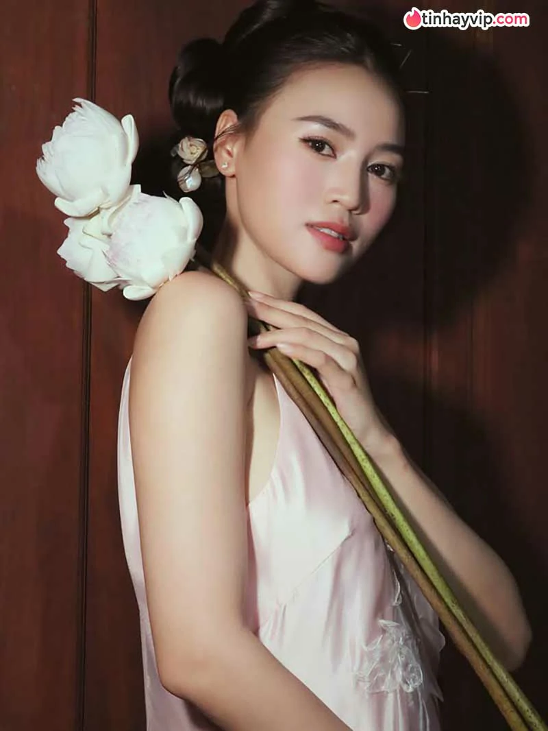 Ninh Dương Lan Ngọc thử sức phim Chị Chị Em Em 3