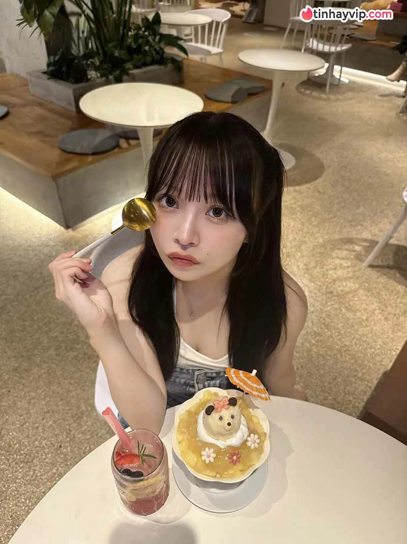Oshima Miku khoe bộ ảnh mới trước ngày tốt nghiệp BOCCHI