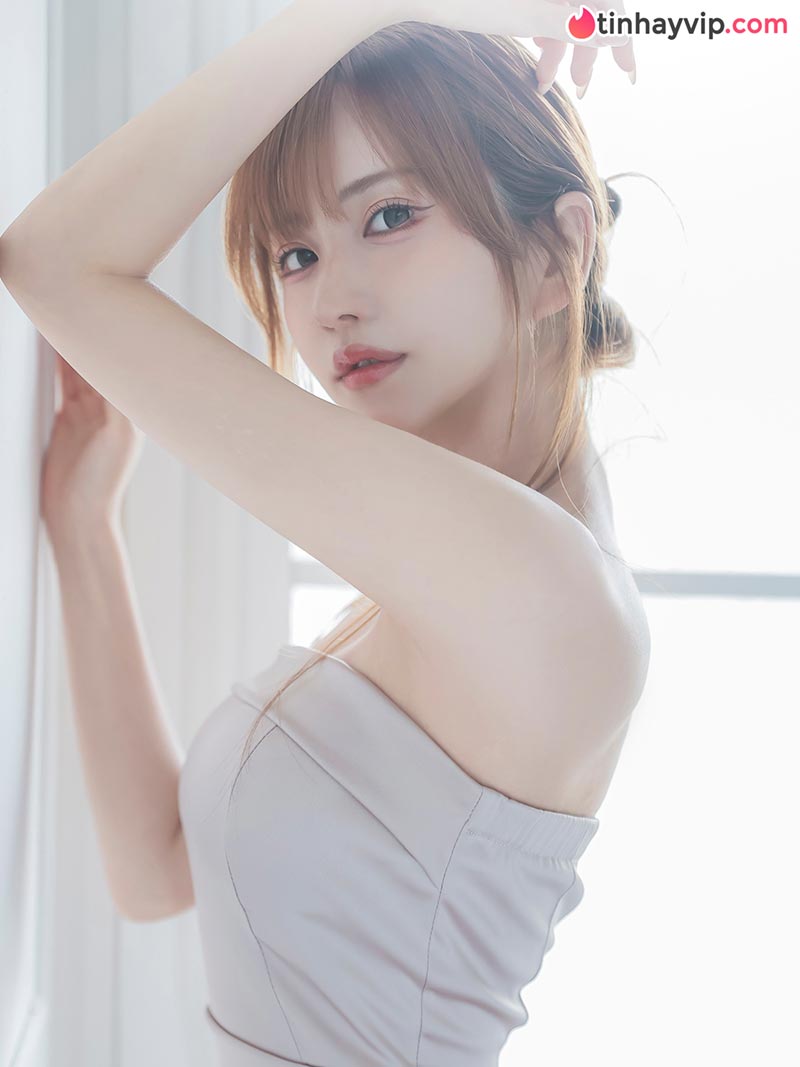 Bị cảnh sát bắt giữ vì tàng trữ chất cấm, Rino Tazawa vẫn giơ ngón tay ngông cuồng thách thức dư luận