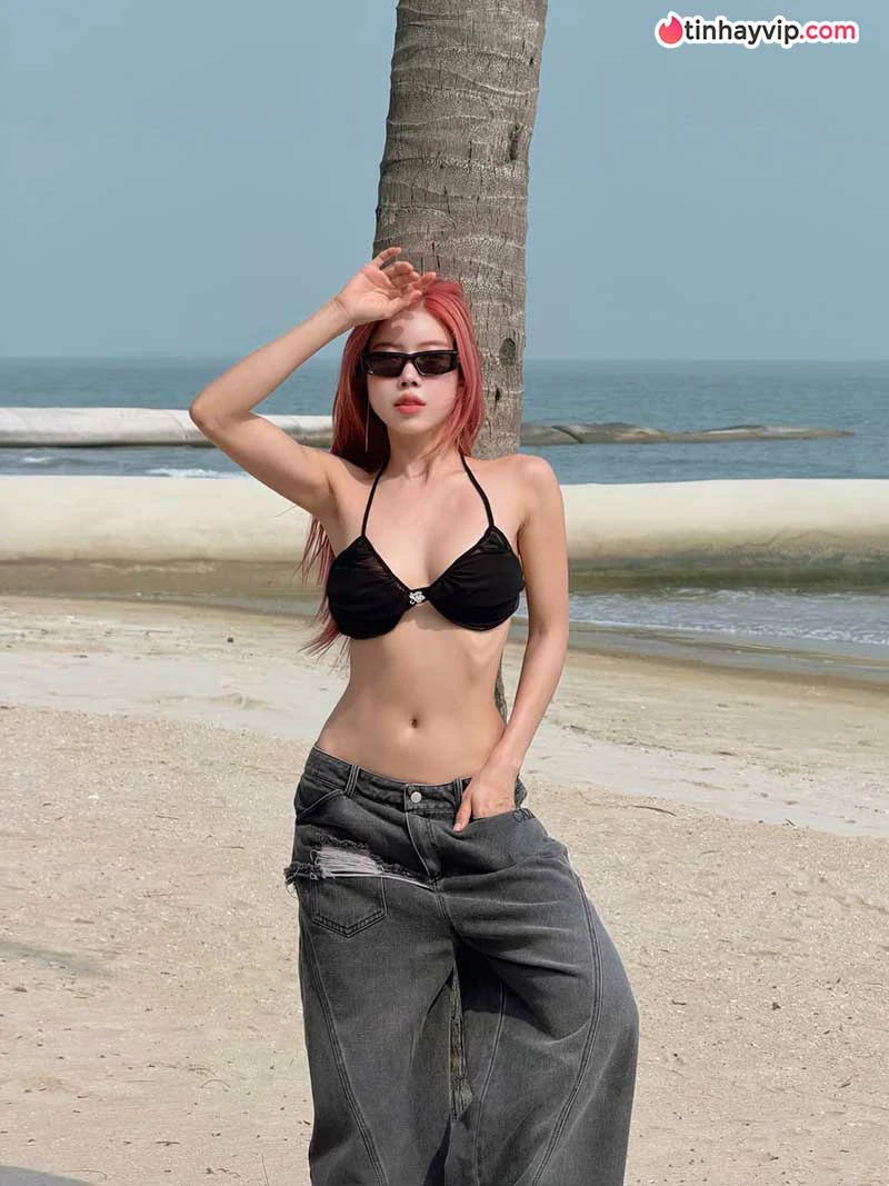 Trang Pháp khoe phong cách mùa hè qua loạt ảnh bikini