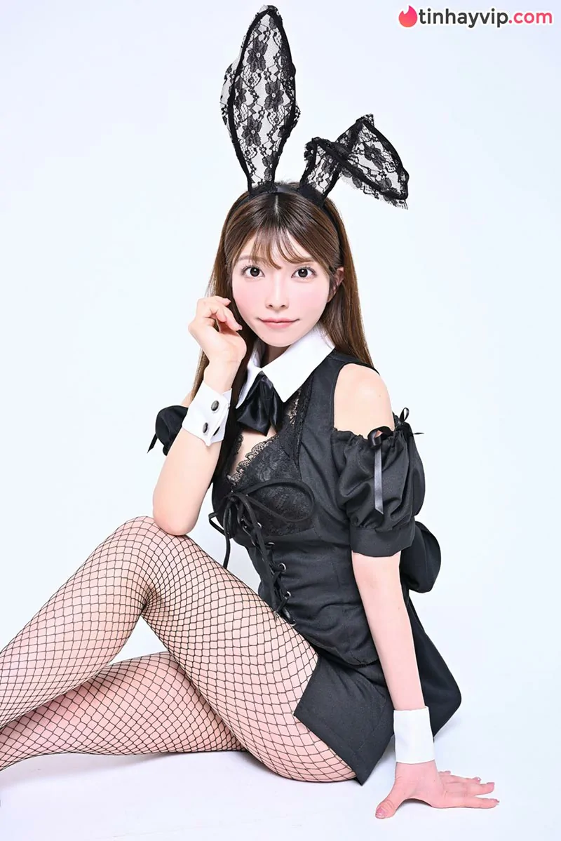 Cựu idol AV Ai Uehara gây bão tại chợ đêm Đài Bắc với nhan sắc khác lạ
