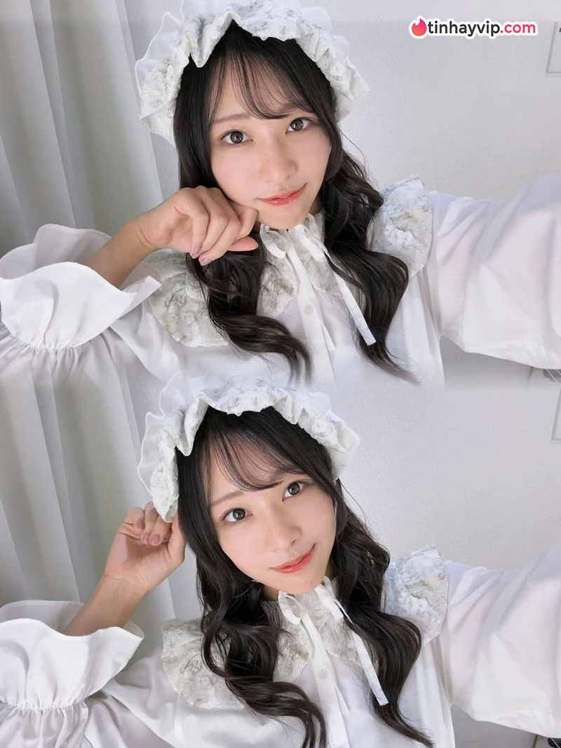 Aoi Ringo gây chú ý với vòng eo kèm áo thun đen khi dạo phố