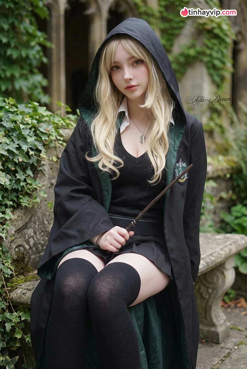 Astasiia Dream đu trend Draco Malfoy bản nữ cực thần thái