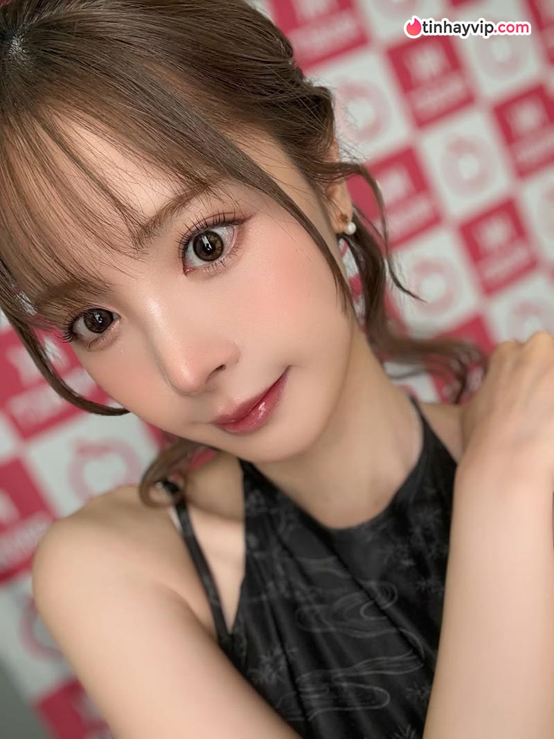 Fan meeting Kana Momonogi tại TP.HCM chính thức hủy