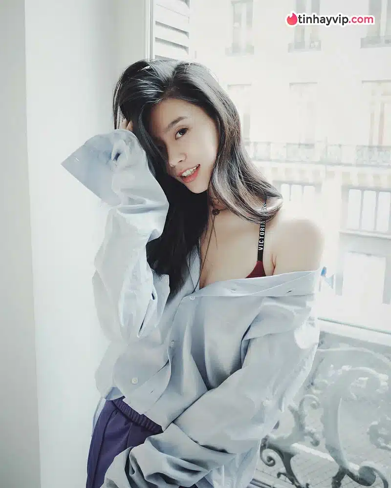 Hề Mộng Dao tái xuất bùng nổ tại Victoria's Secret