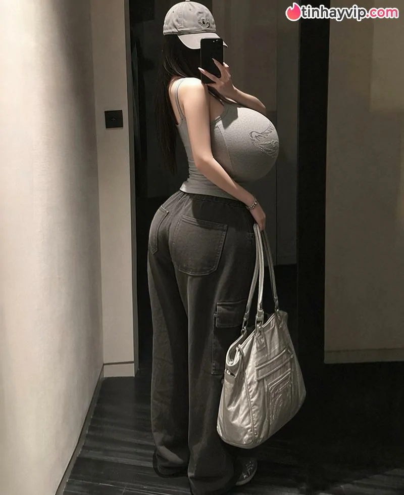 Hot girl Instagram khiến CĐM ngộp thở trước thân hình quá đỗi bốc lửa