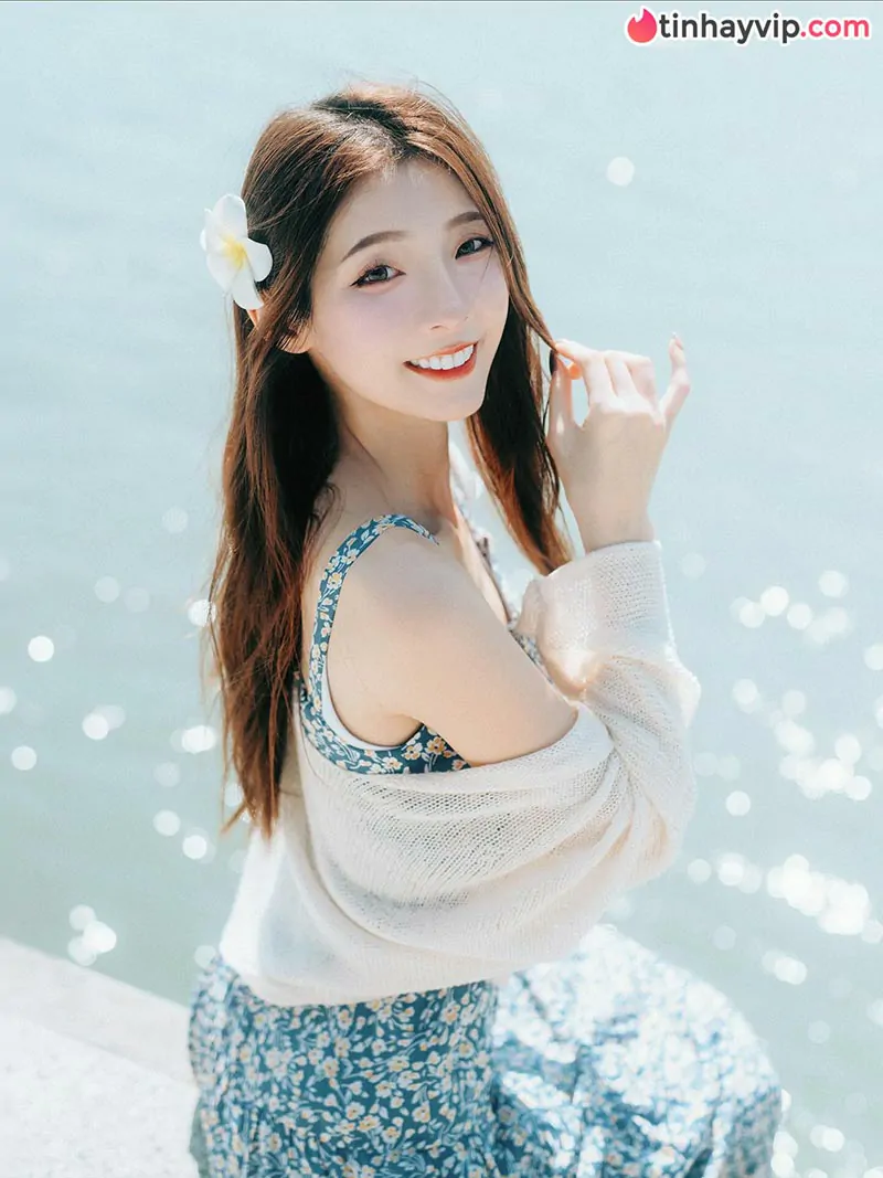 Nữ thần cổ động Jessie trở lại rạng rỡ sau tai nạn bị fan nam quá khích dùng dao tấn công