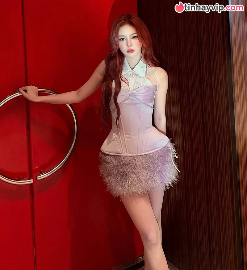 Liz Kim Cương khoe vóc dáng ngoài 30 bén ngót trong loạt ảnh mới
