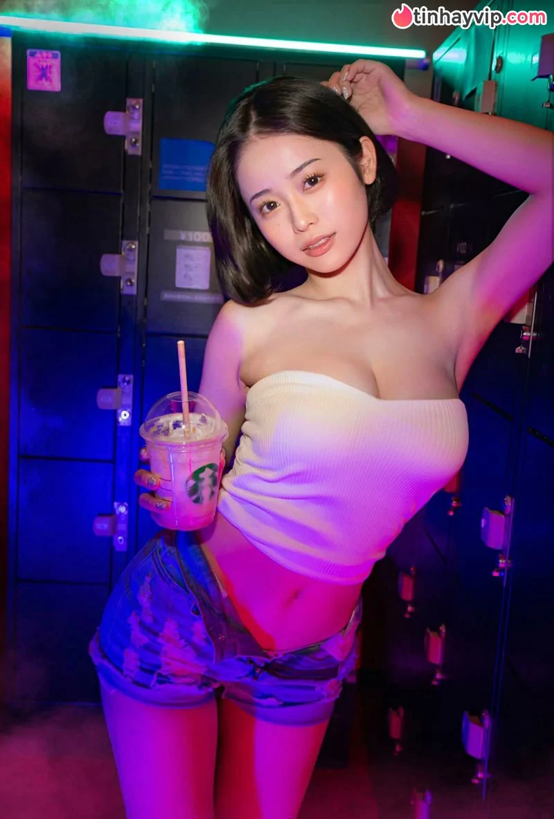 Cựu Idol AV Minamo gây sốc khi gọi mẹ đẻ là "lời nguyền", hé lộ quá khứ độc hại
