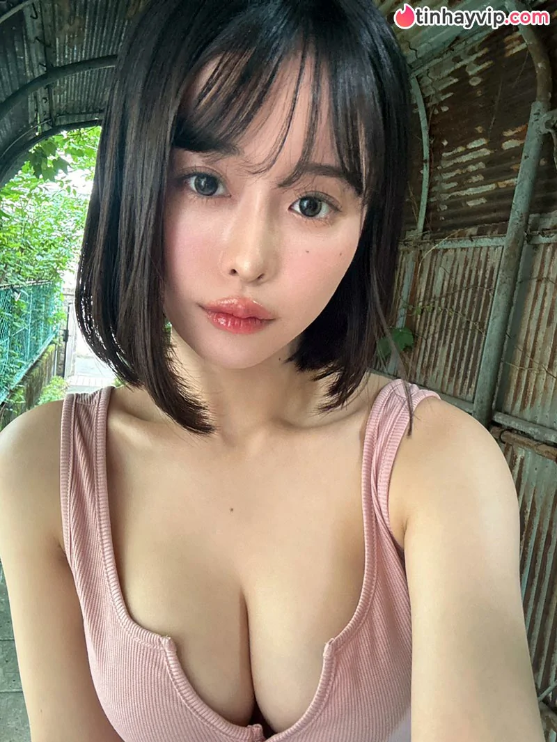Cựu Idol AV Minamo gây sốc khi gọi mẹ đẻ là "lời nguyền", hé lộ quá khứ độc hại