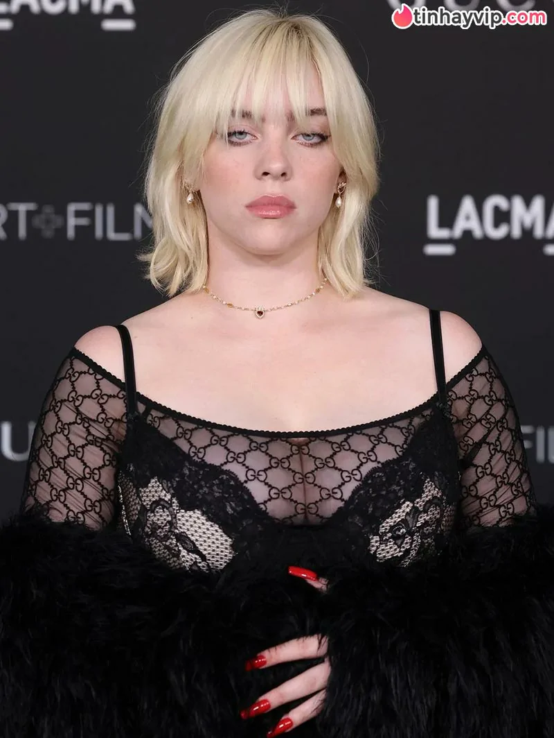 Nghi vấn Billie Eilish phẫu thuật thu nhỏ vòng 1 gây chấn động MXH
