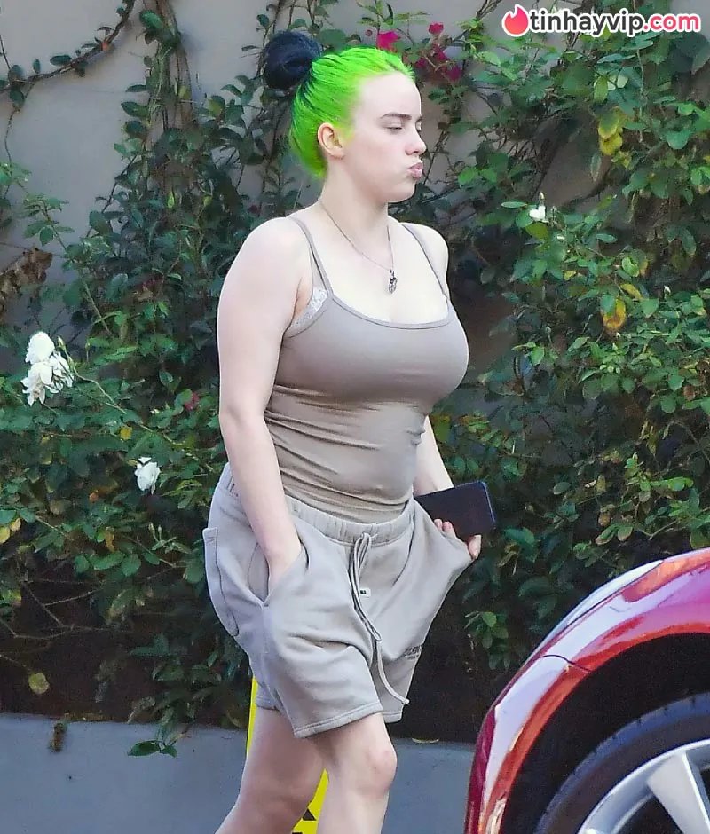 Nghi vấn Billie Eilish phẫu thuật thu nhỏ vòng 1 gây chấn động MXH