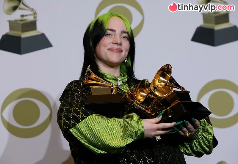 Nghi vấn Billie Eilish phẫu thuật thu nhỏ vòng 1 gây chấn động MXH