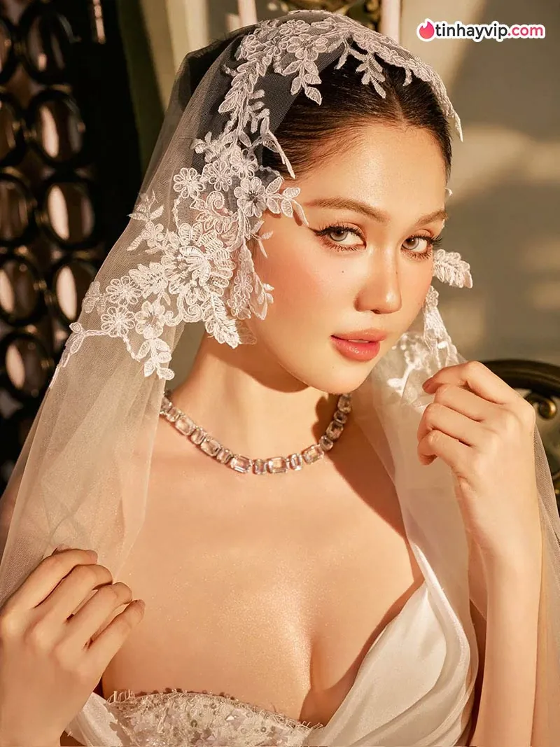 Ngọc Trinh gây chú ý với diện mạo trẻ trung ngọt ngào