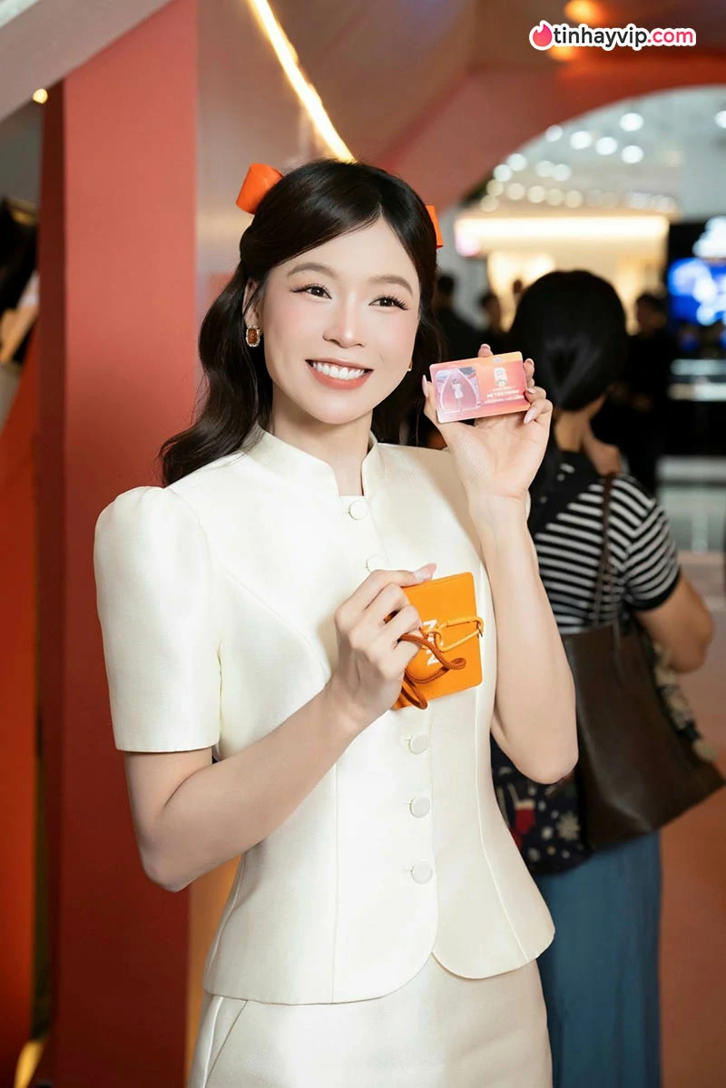 Nguyễn Hà My khoe bộ ảnh mới với nhan sắc ngọt ngào