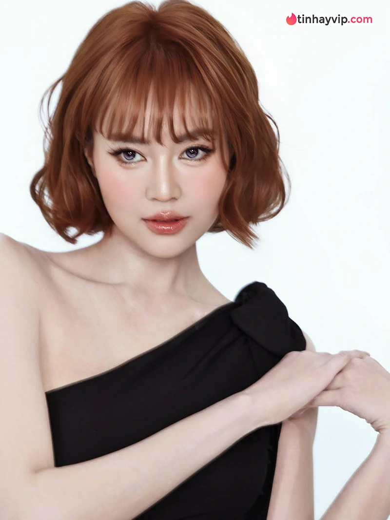 Ninh Dương Lan Ngọc khoe nhan sắc rạng rỡ trên thảm đỏ