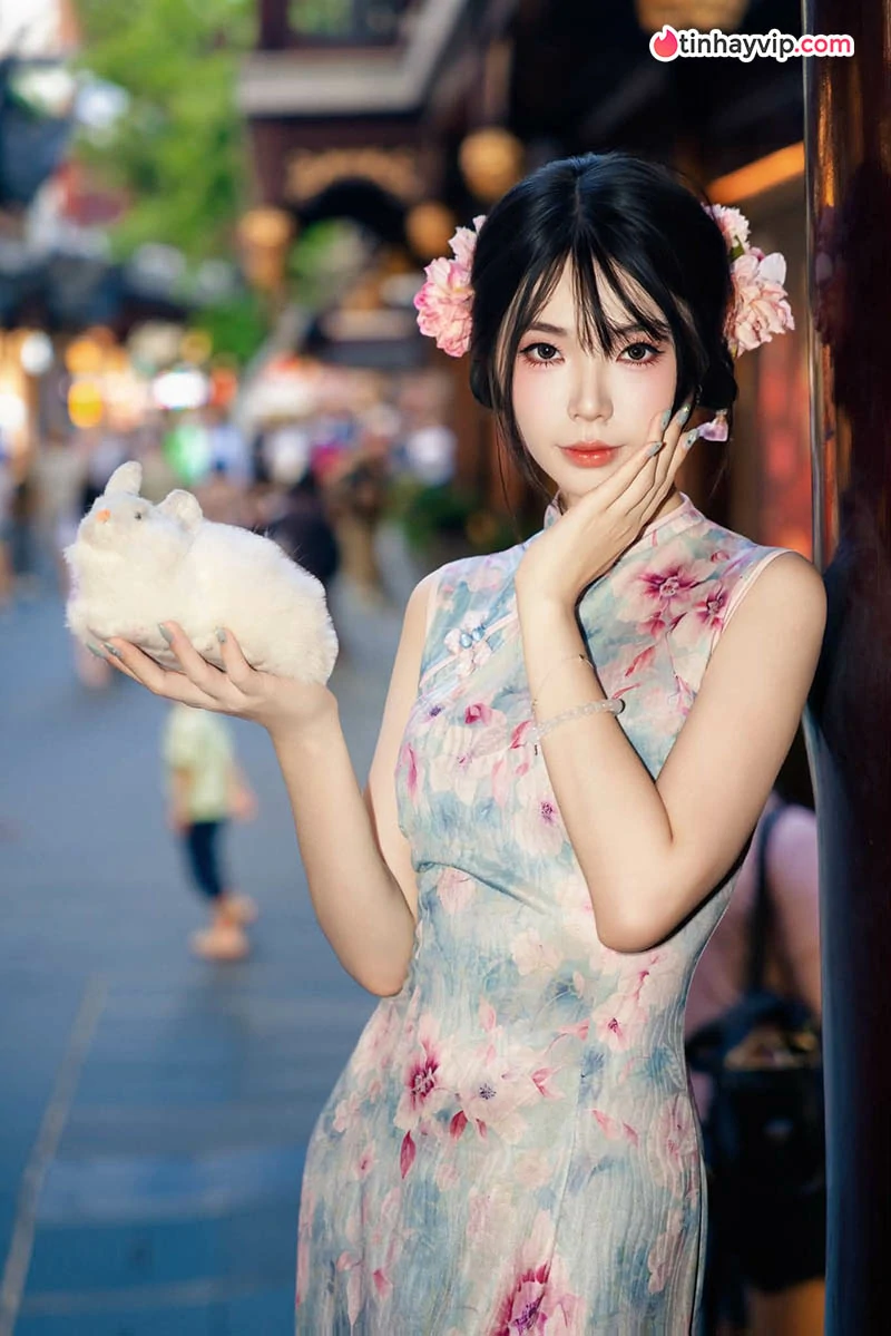 Remind Nè cosplay tiên cá Vodyanitsa quyến rũ hớp hồn fan