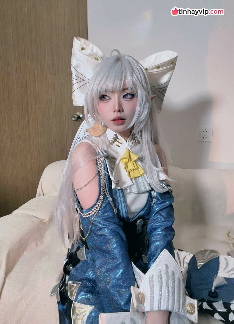 Remind Nè cosplay tiên cá Vodyanitsa quyến rũ hớp hồn fan