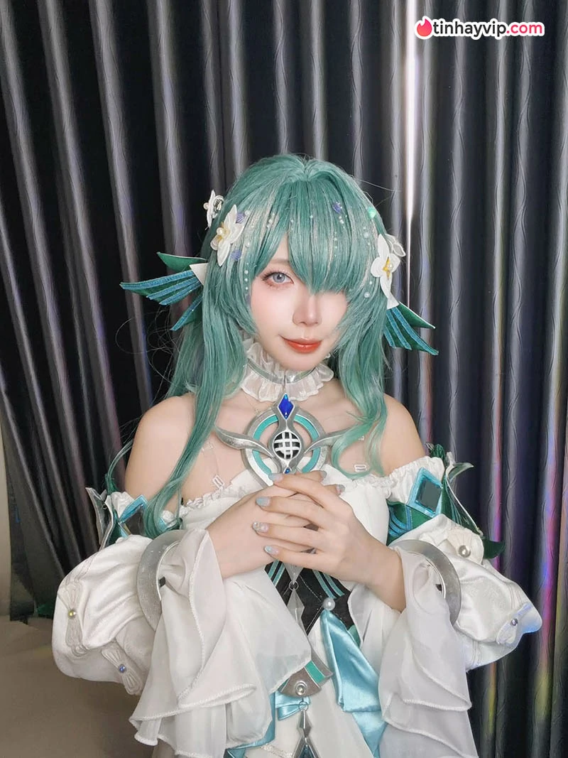 Remind Nè cosplay tiên cá Vodyanitsa quyến rũ hớp hồn fan