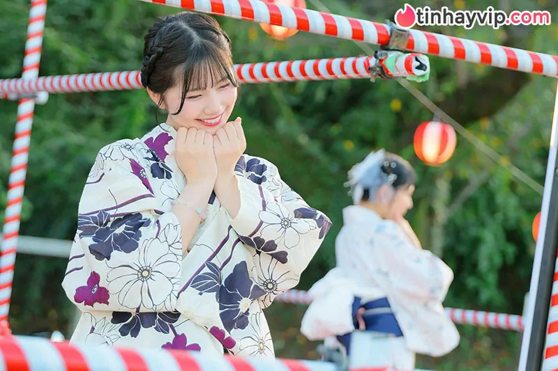 Nàng thơ AV Sana Mashiro diện bikini nửa kín nửa hở đốt mắt cánh mày râu