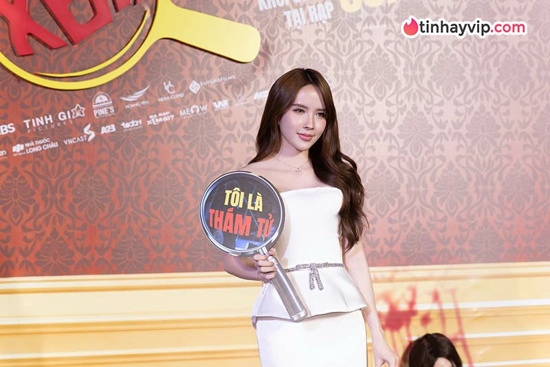 Thiều Bảo Trâm gây chú ý với tạo hình mới trong MV Tạnh Mưa