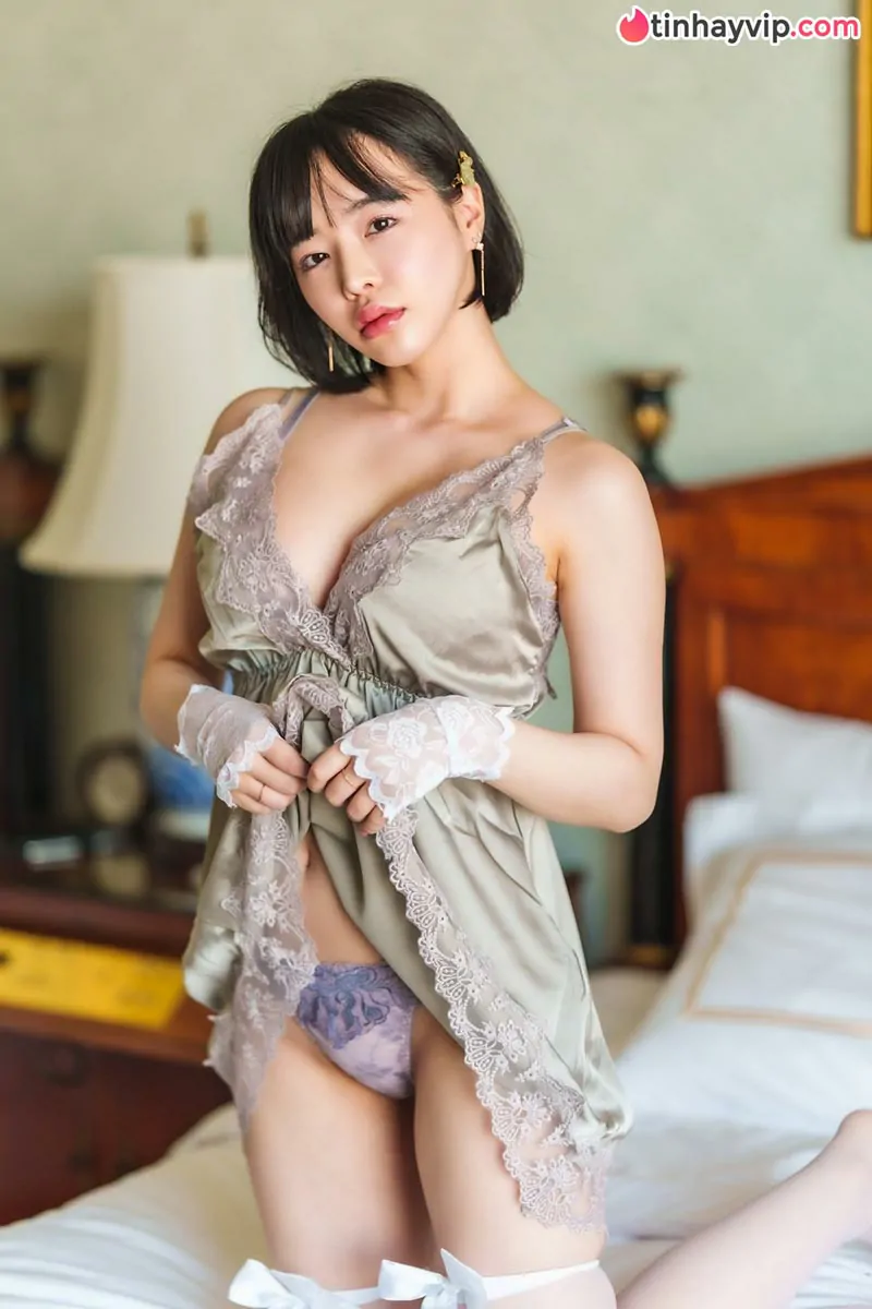 Người đẹp Tsubaki Sannomiya tạm dừng đóng phim AV để sang Anh du học