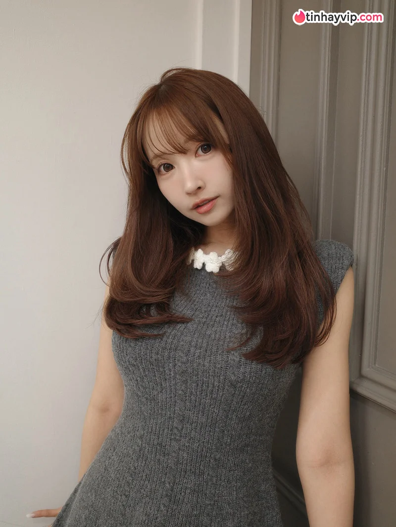 Yua Mikami suýt lộ hàng khi đang nhảy cổ vũ