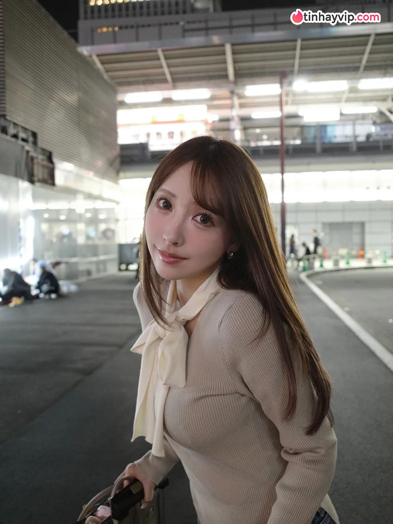 Yua Mikami suýt lộ hàng khi đang nhảy cổ vũ