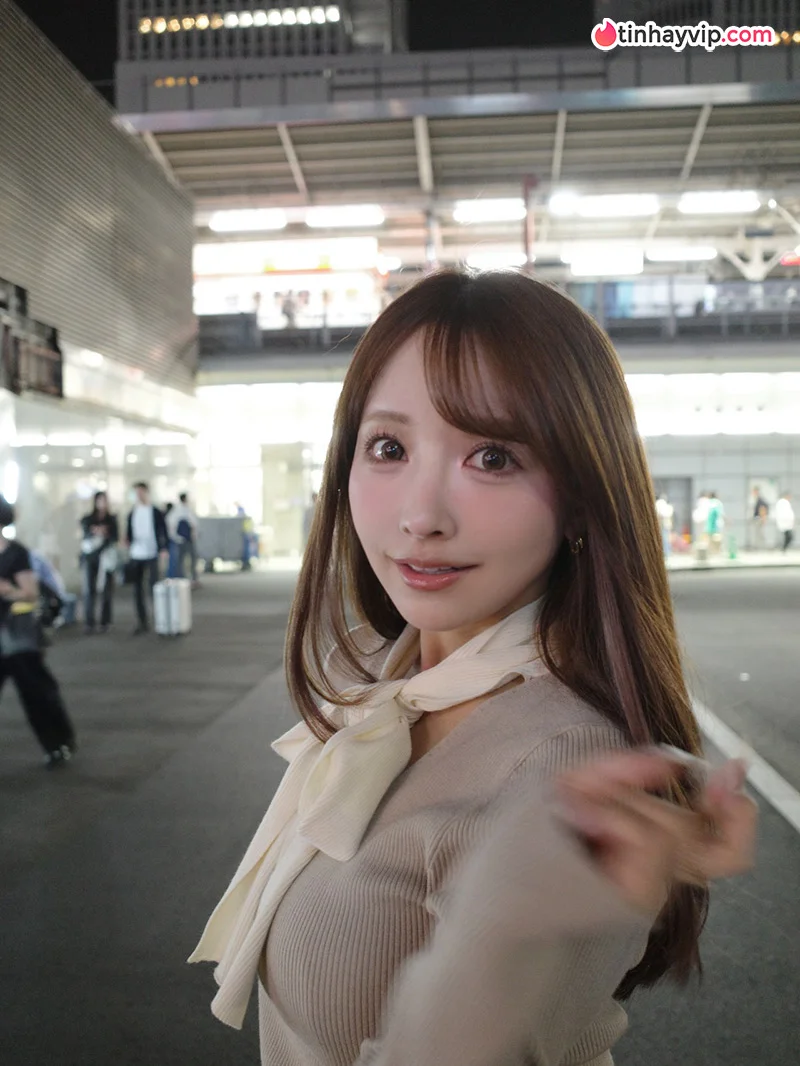 Yua Mikami suýt lộ hàng khi đang nhảy cổ vũ