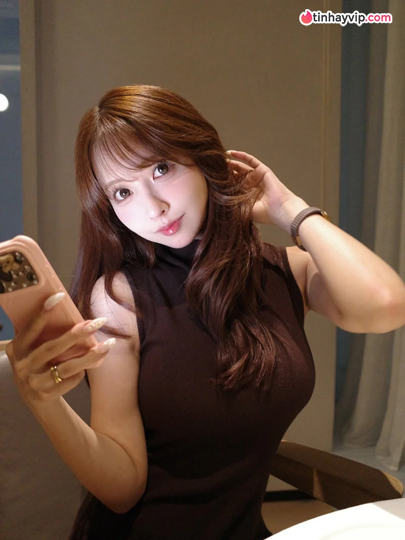 Yua Mikami suýt lộ hàng khi đang nhảy cổ vũ
