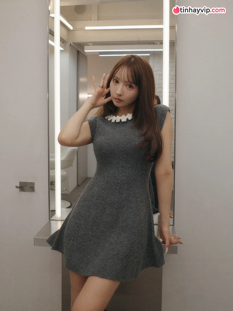 Yua Mikami suýt lộ hàng khi đang nhảy cổ vũ